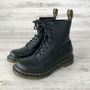 DR. MARTENS 1460 Black Leather Lace Up Boots 6